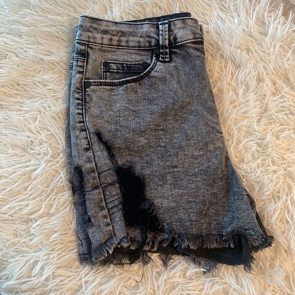 Indigo Rein Black and Gray Jean Shorts - Picture 7 of 7